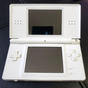 Nintendo DS lite
